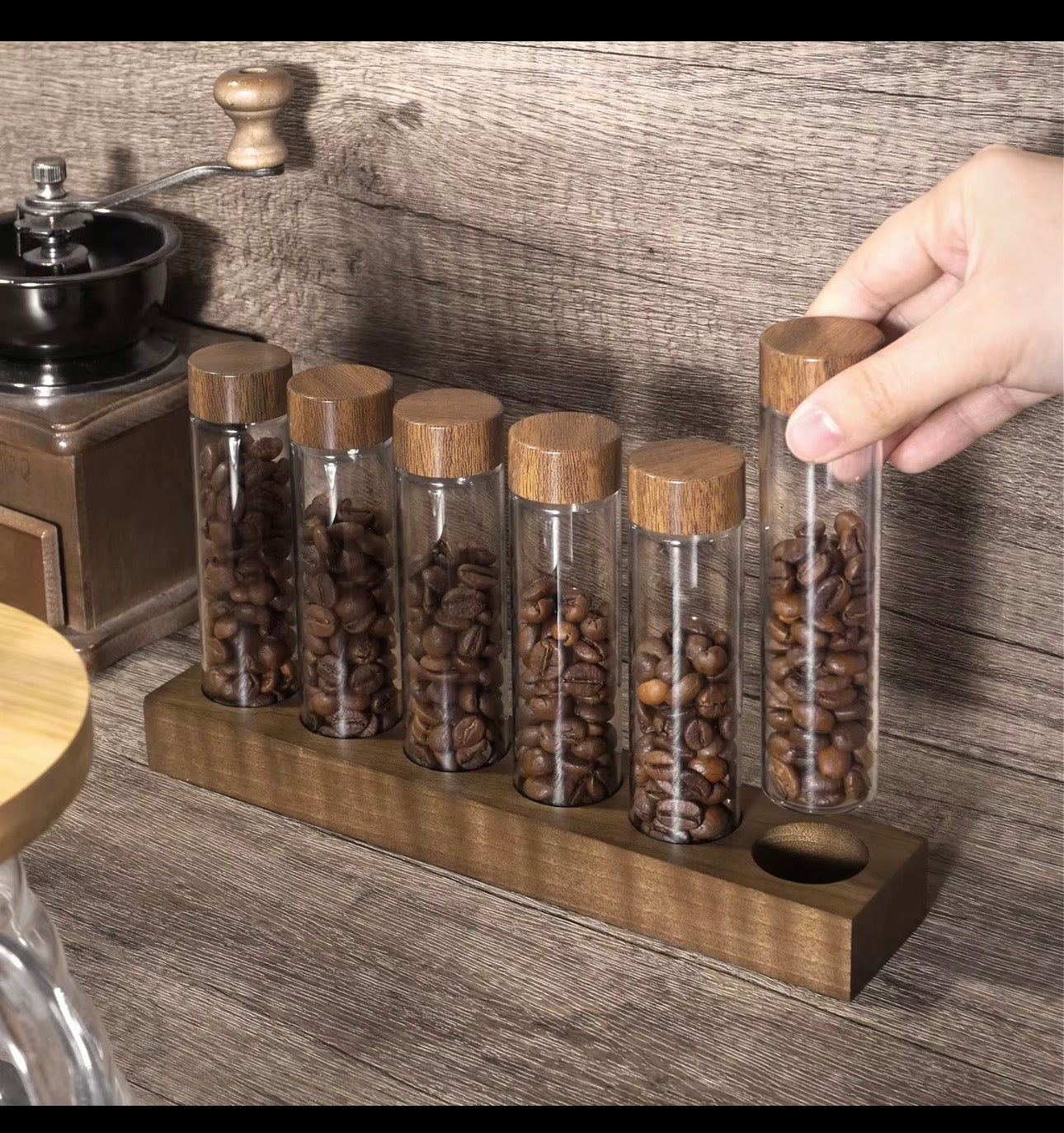 Tea display with an airtight lid